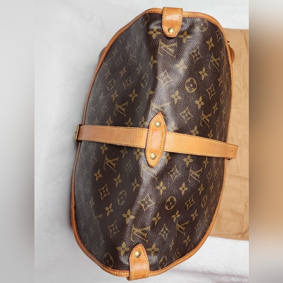 Authentic Louis Vuitton Saumur35 - Picture 9 of 16